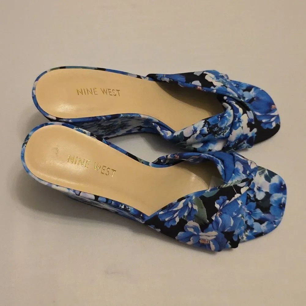 BRAND NEW NINE  WEST FLORAL  EMBELLISHMENT SQUARE OPEN TOE WEDGE SANDALS…